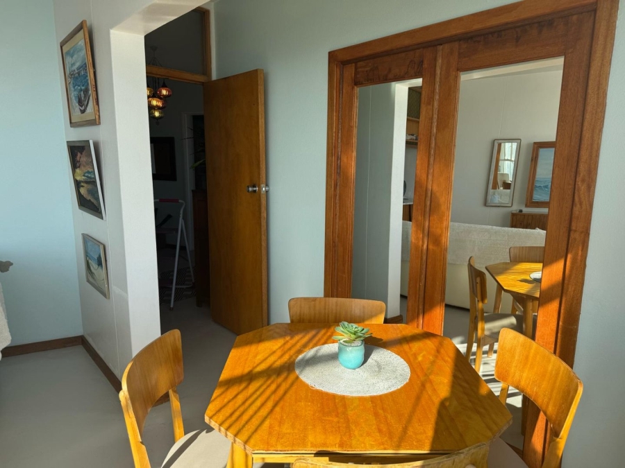 2 Bedroom Property for Sale in Vredehoek Western Cape